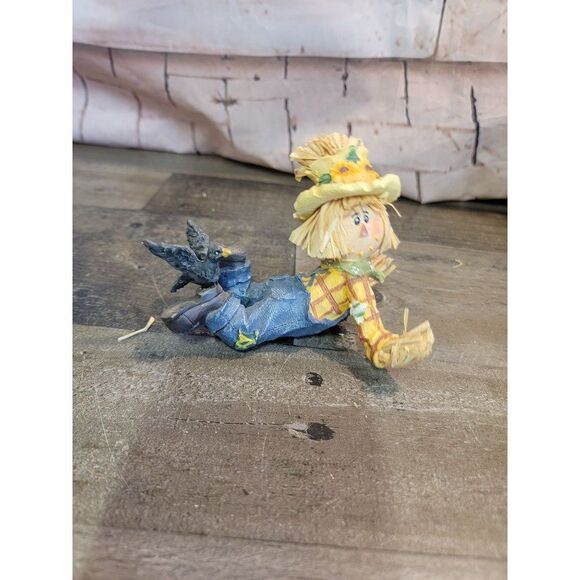 Scarecrow laying‎ down crow hay sunflower fall harvest decor - Picture 2 of 5